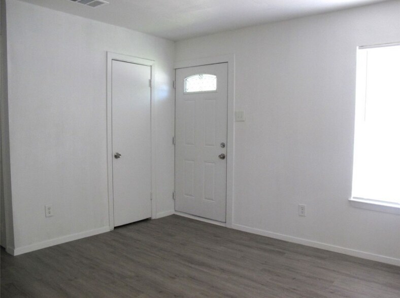 Building Photo - 3003 Williams Dr