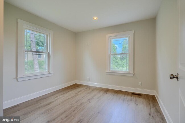 Building Photo - 5019 St Georges Ave.