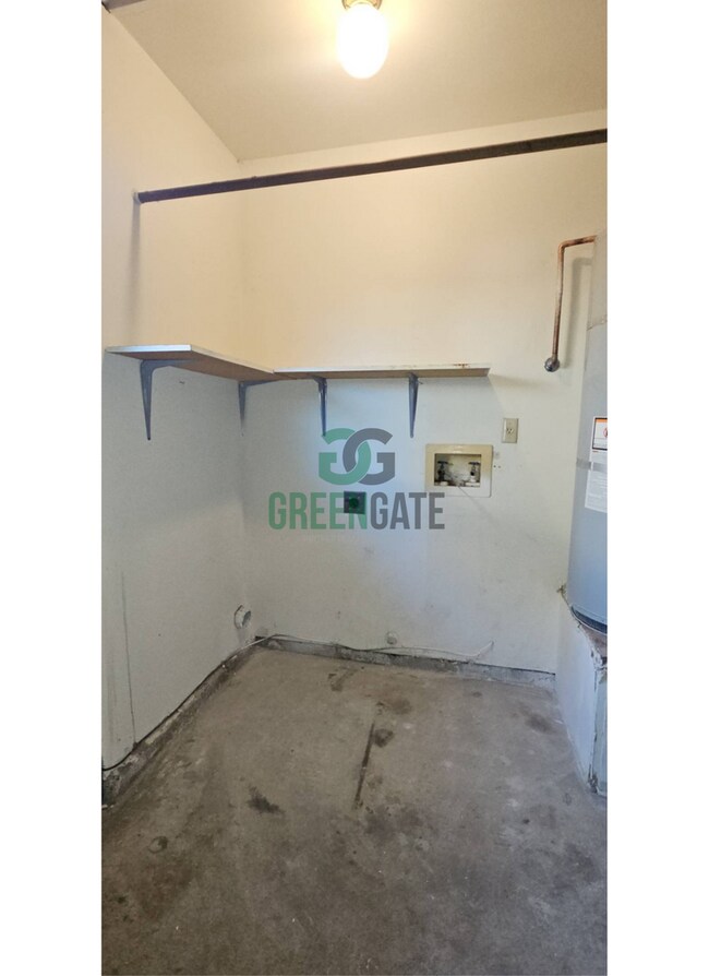 Building Photo - Now Available! Spacious 3 Bedroom, 2 Bathroom Home.