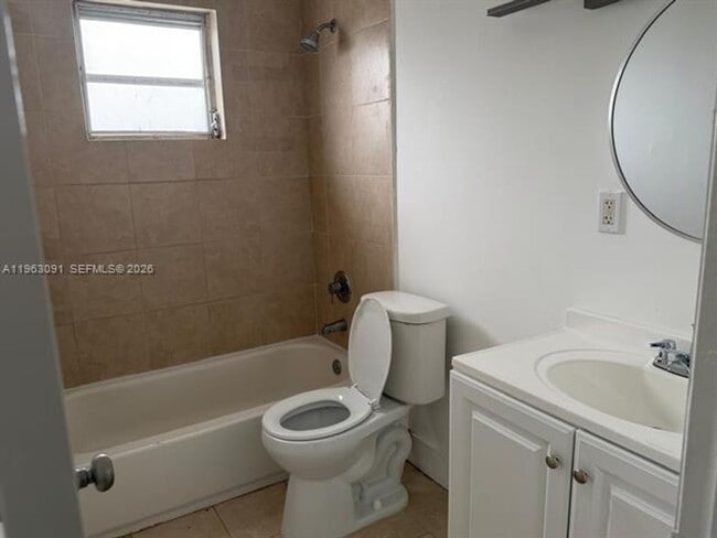 Building Photo - 4617 NW 2nd Terrace