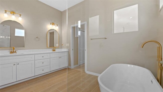 Building Photo - 13647 Begonia Cir