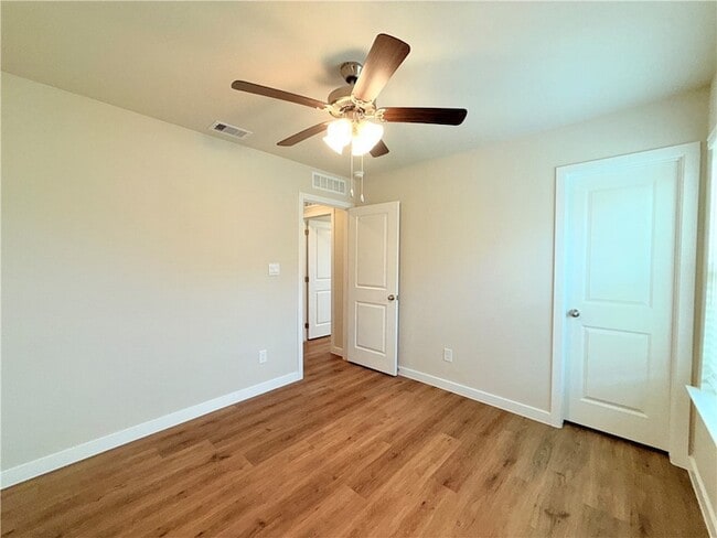 Building Photo - 1116 Zeus Dr