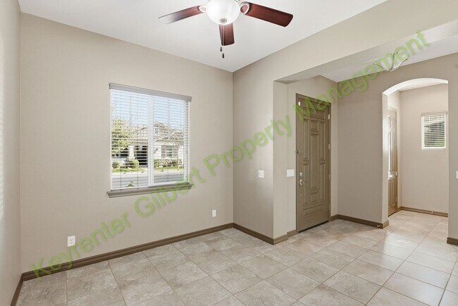 Building Photo - Beautiful 4-bed/3.5-bath Gilbert Home in Gilbert’s Cooley Station!