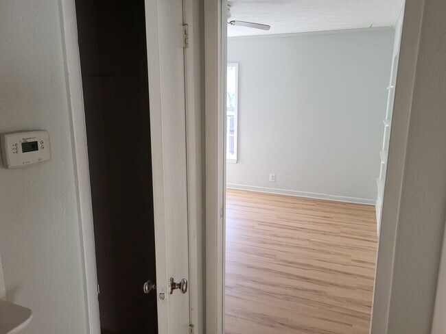 Building Photo - 614 Highland Ave