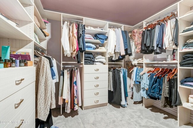 Building Photo - 450 Wells Ave