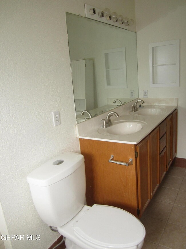 Building Photo - 538 Olmeca Dr