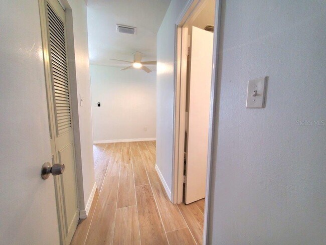 Building Photo - 461 W Marion Ave