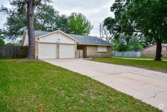 Building Photo - 19402 Leafwood Ln