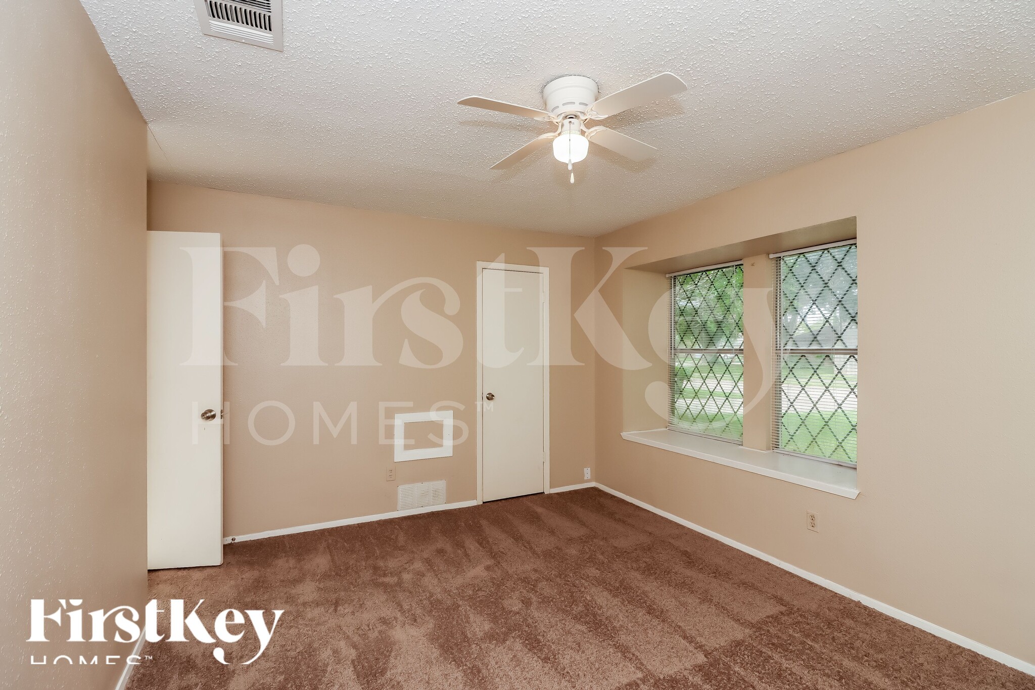 Building Photo - 7431 Navidad Rd