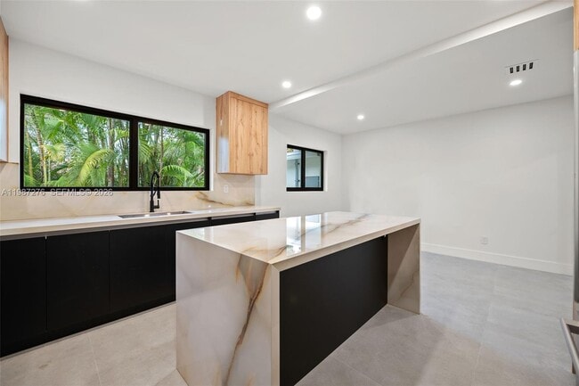 Building Photo - 235 NE 91st St