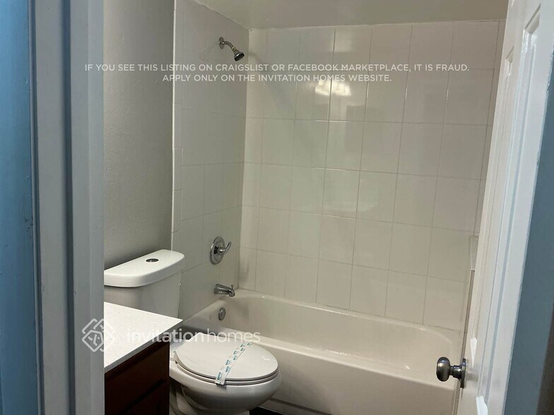 Building Photo - 775 Monroe Harbor Pl