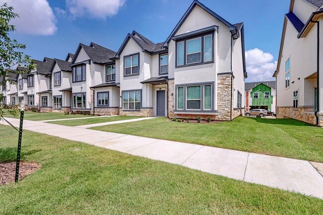 Building Photo - 4 Bed 3 Bath Luxurious Townhome in Frisco!