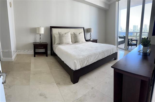 Building Photo - 18101 Collins Ave