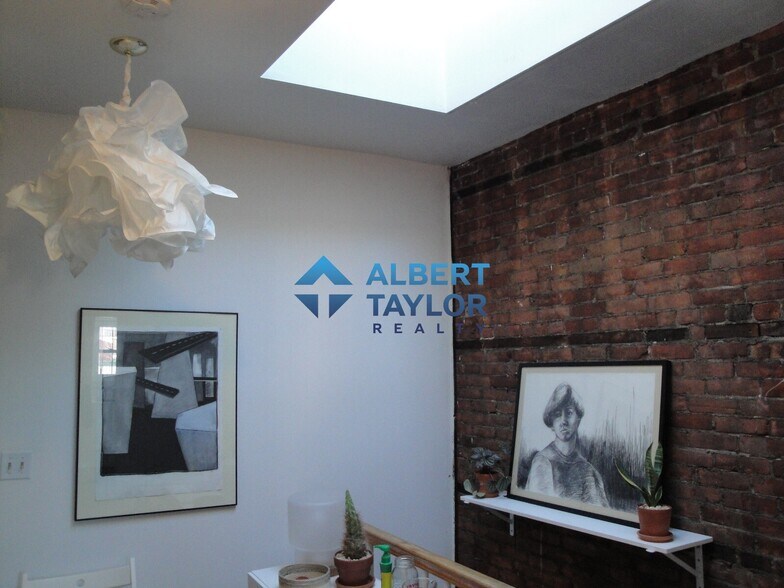 Building Photo - 176 Northampton St