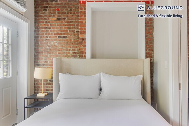 Building Photo - 246 Mott St