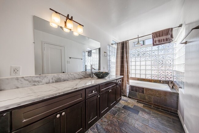 Building Photo - 3 Bedroom Home with Outdoor Space in Frogtown!