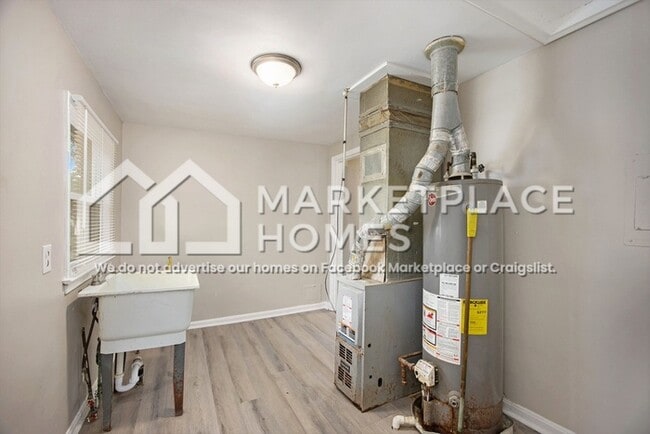 Building Photo - 8242 Jackson Ave