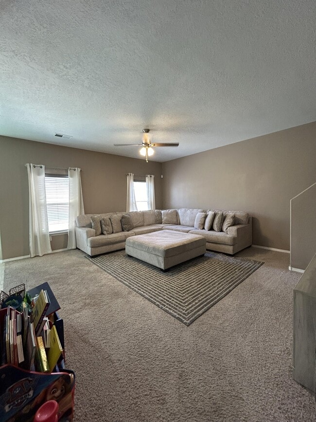 Building Photo - 835 Kipuka Dr NW