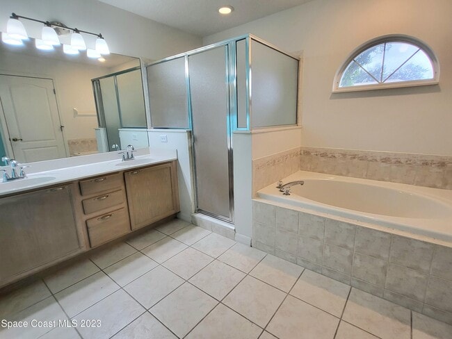 Building Photo - 1573 Laramie Cir