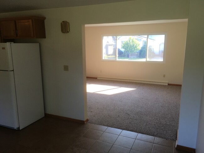 Dining Rm looking to Living Rm - 612 Strathmore Ave