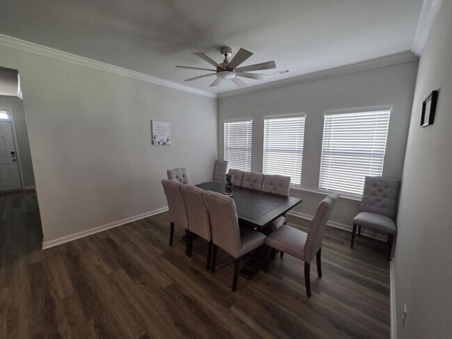 Building Photo - 352 Castlepath Dr SW