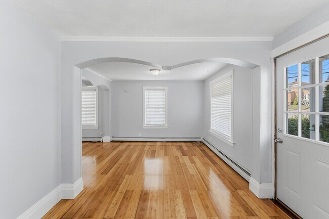 Building Photo - Pawtucket/Woodlawn Single Family Home - $2,695