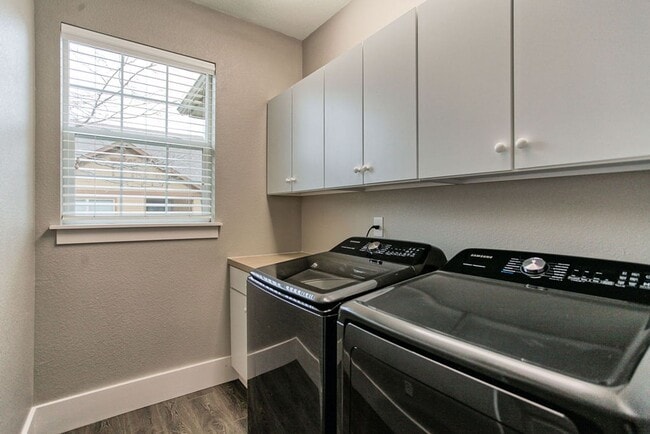 Building Photo - 2 Bedroom 2 Bath Loveland Ranch Home