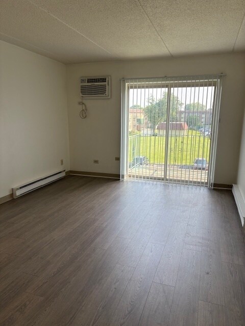 Building Photo - 240 Springhill Dr