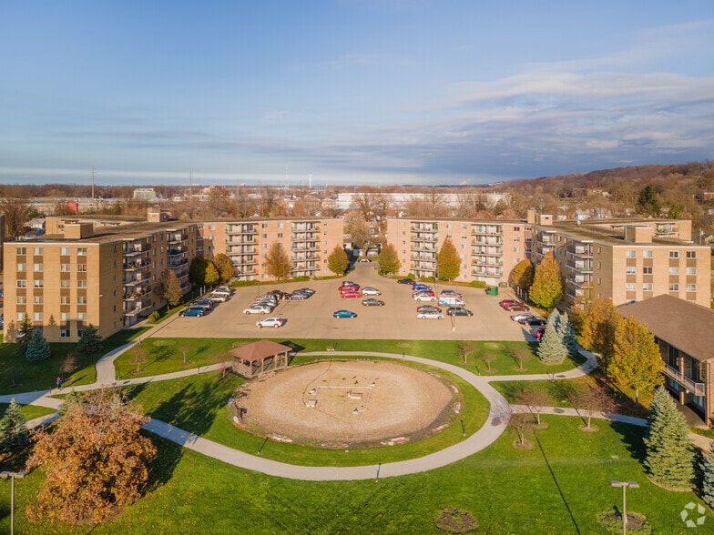 Indian Hills Senior Community 1541 E 191st St Euclid OH 44117