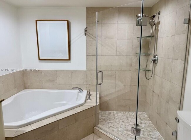 Building Photo - 610 W Las Olas Blvd