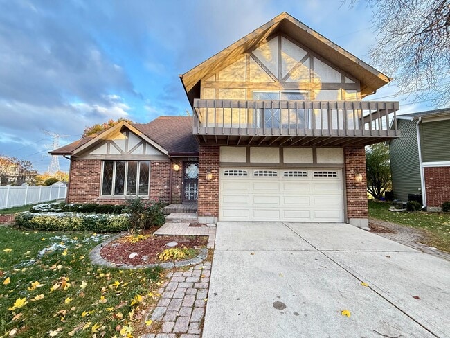 Building Photo - 1205 N Scarlet Ct