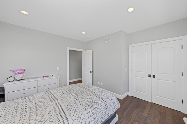 Building Photo - 10914 Doves Point