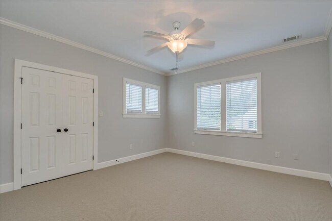 Building Photo - 106 Hornsby Ln