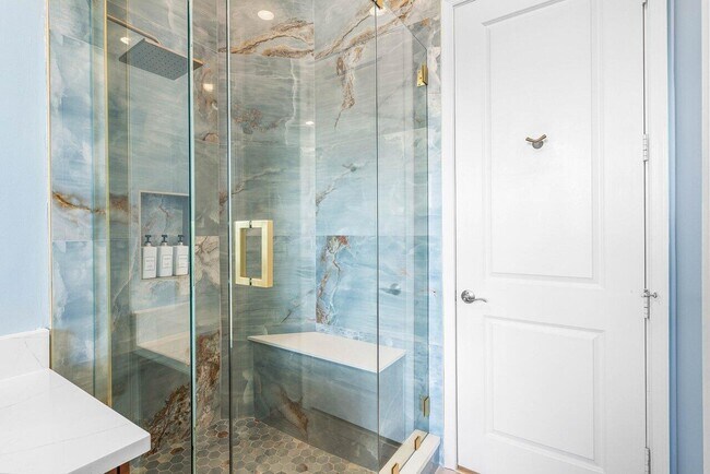 Building Photo - 1875 Highland Grove Dr