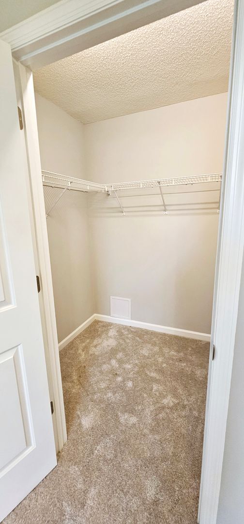 Building Photo - Spacious 2-Bed, 2-Bath Home with Modern Co...