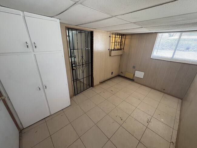 Building Photo - Centrally located Gem for rent