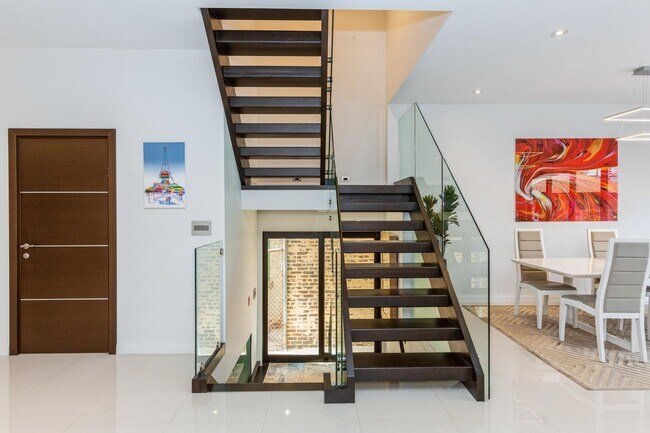 Building Photo - 96 Columbia Terrace