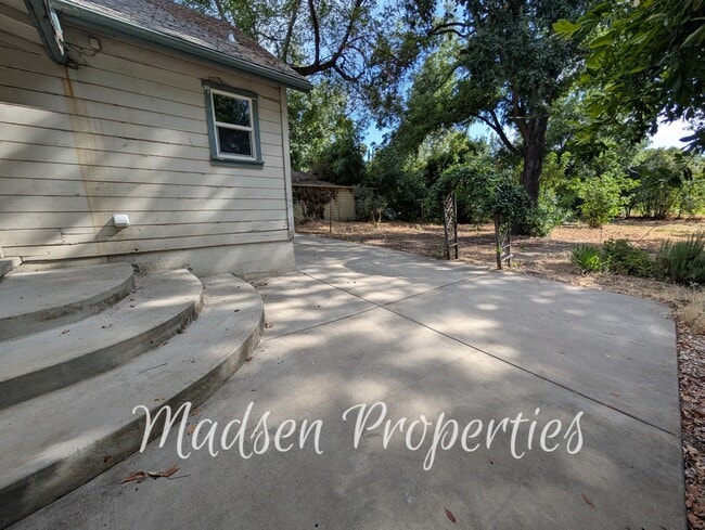 Building Photo - 1223 Arcadian Ave