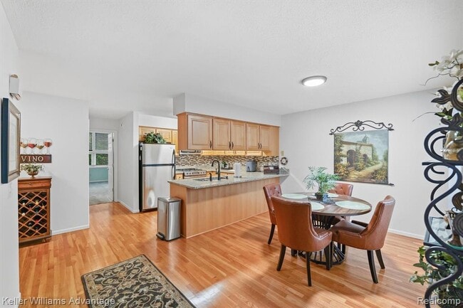 Building Photo - 2819 Monte Vista Ave