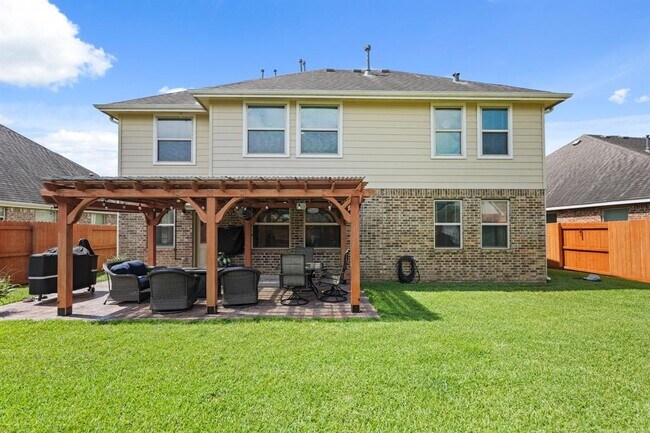 Building Photo - 269 Westwood Dr