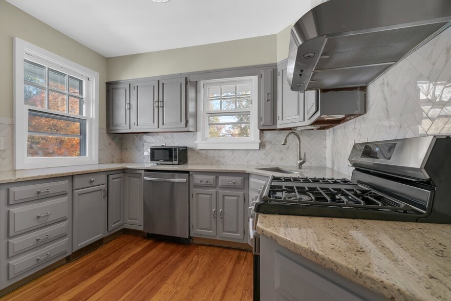 Building Photo - 111 Park St