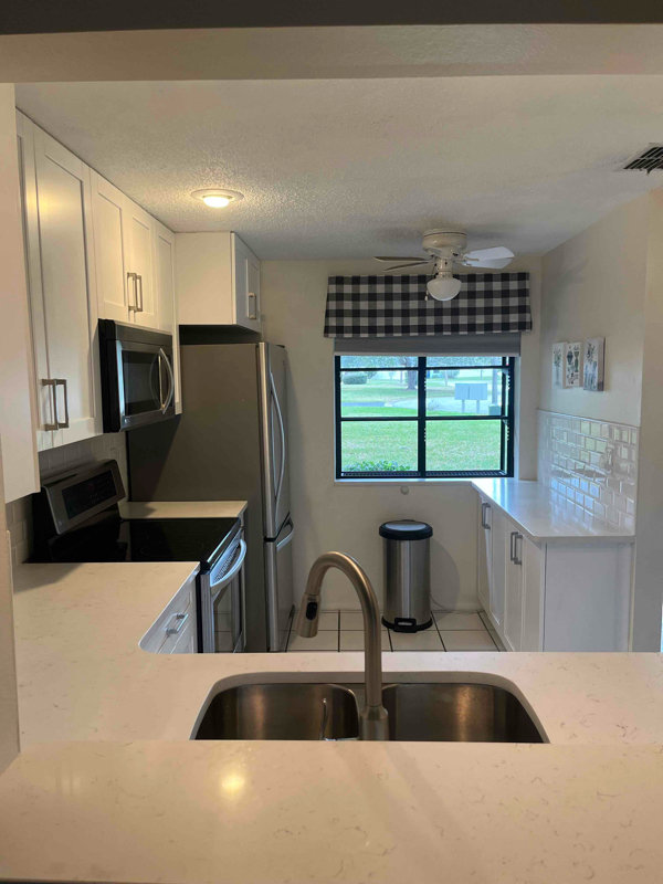 Building Photo - 202 Corkwood Ln