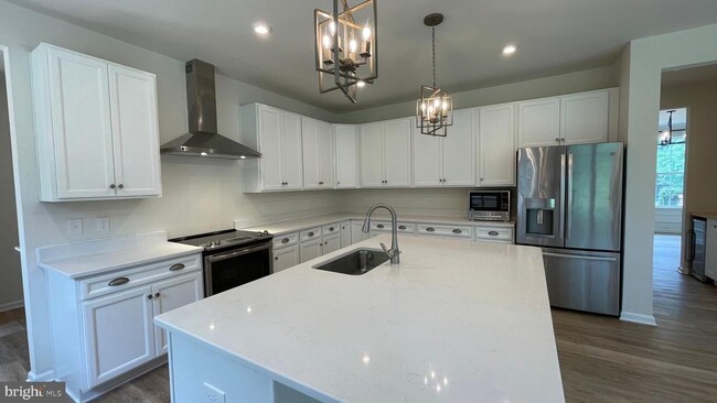 Building Photo - 38 Sutter Dr