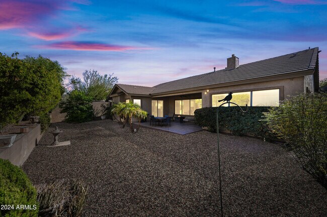Building Photo - 2122 W Red Range Way