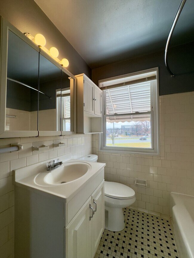 Building Photo - Charming 3 Bedroom/2 Bathroom Townhome in West Edmondale, MD! 25% off first month’s rent