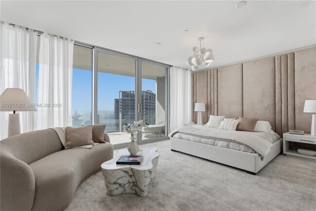 Building Photo - 300 Biscayne Blvd Way