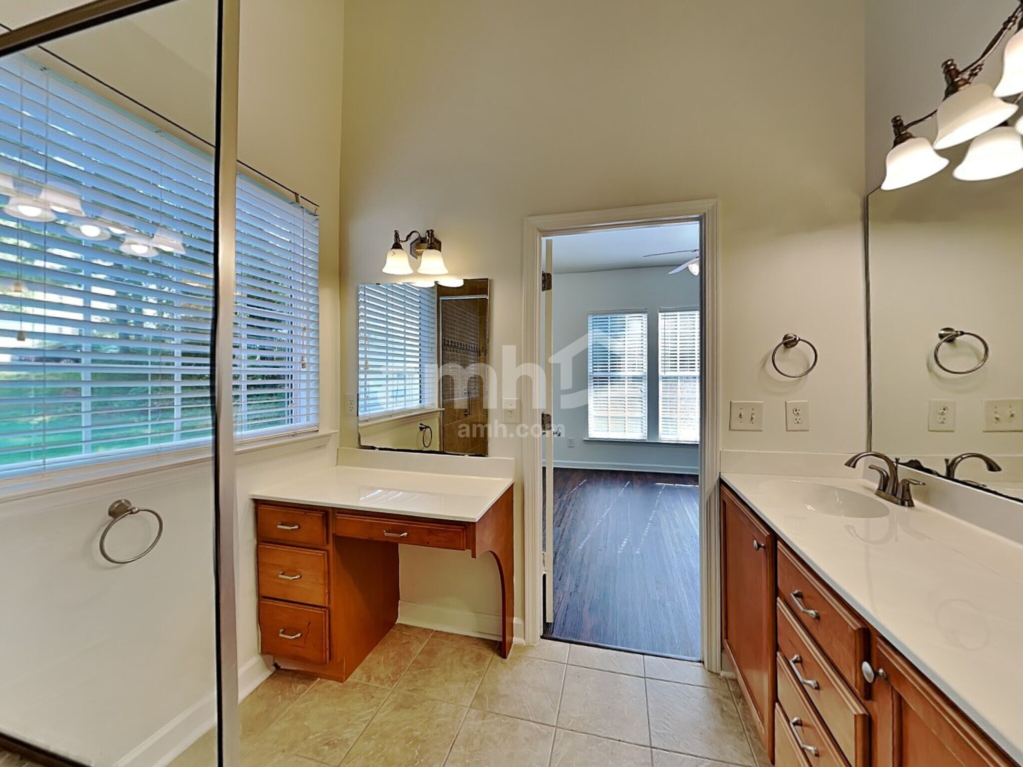Building Photo - 8428 Whisper Ridge Pl