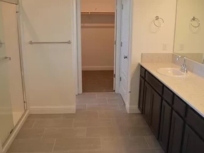 Building Photo - 2402 Urdaneta Way