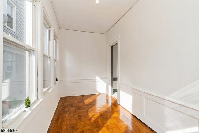 Building Photo - 41 Poe Ave