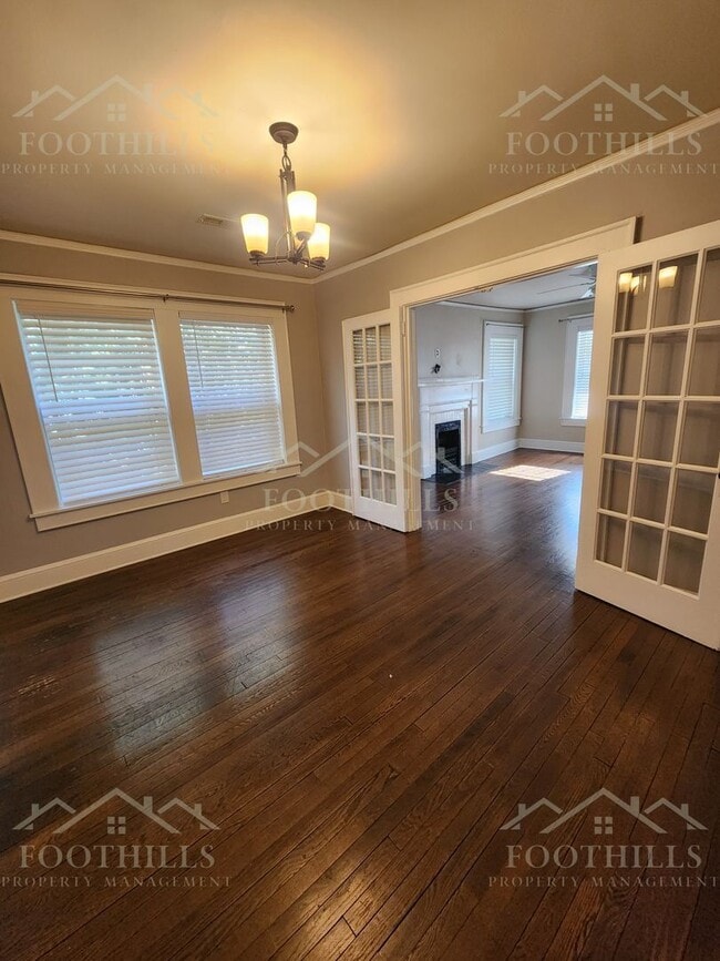 Building Photo - 709 E Calhoun St